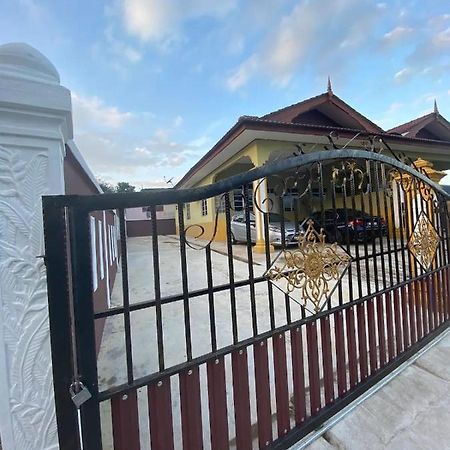 Chloe'S Homestay Kuala Terengganu Exterior photo